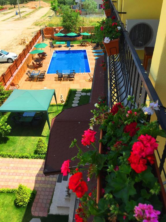 Flora Iznik Hotel & Suites Exterior foto