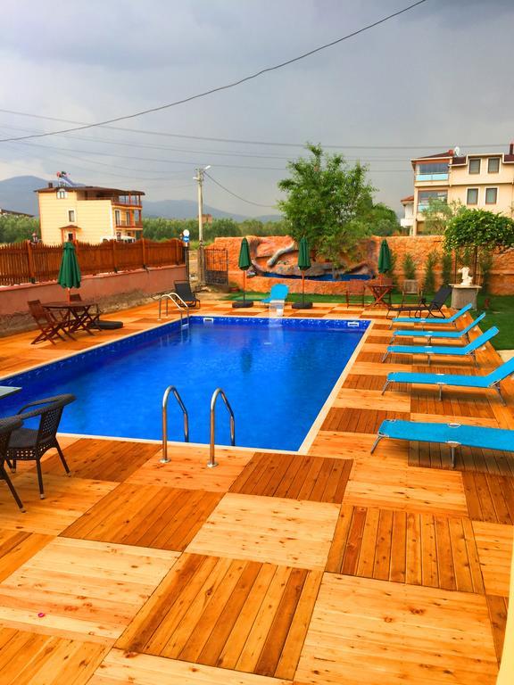 Flora Iznik Hotel & Suites Exterior foto